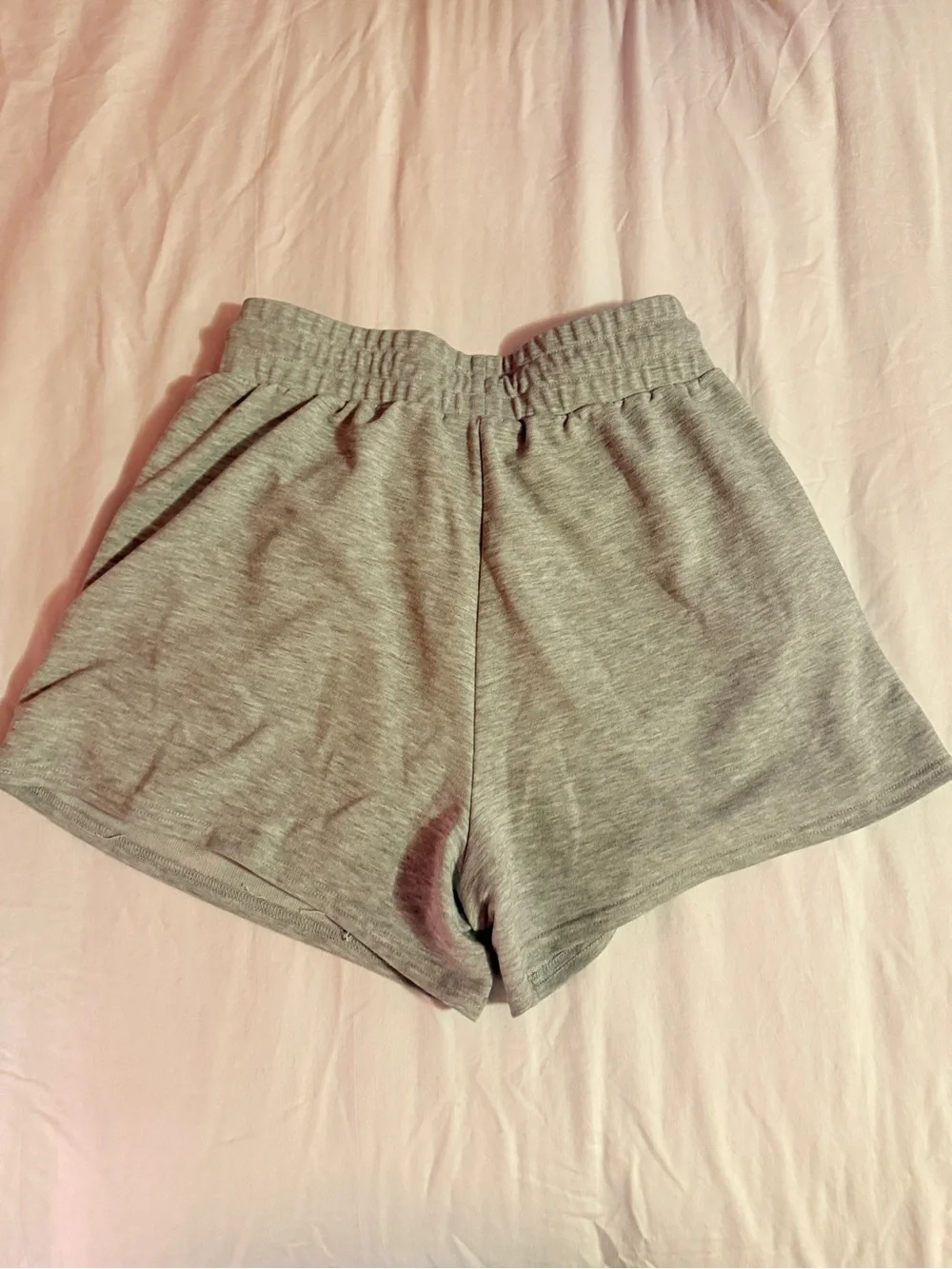 Alo Grey Women’s Lounge Shorts small - Picture 2 of 3